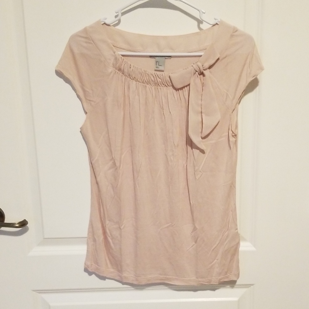 H&M pale pink top with bow